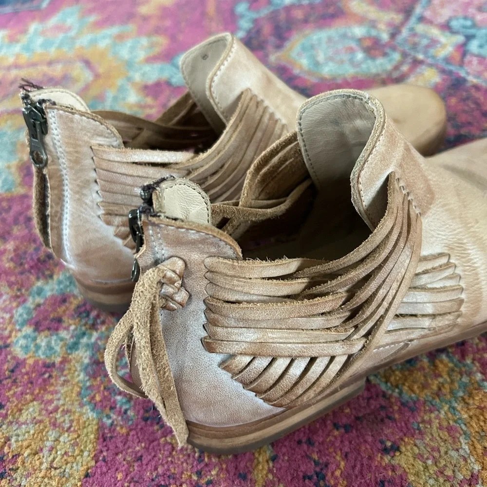 Baske | Women's Tan Leather Lexi Ankle Booties Back Zip Almond Toe Tassels Sz 8